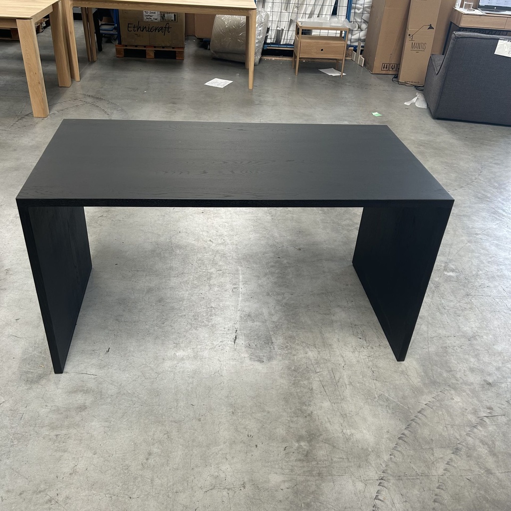 U desk