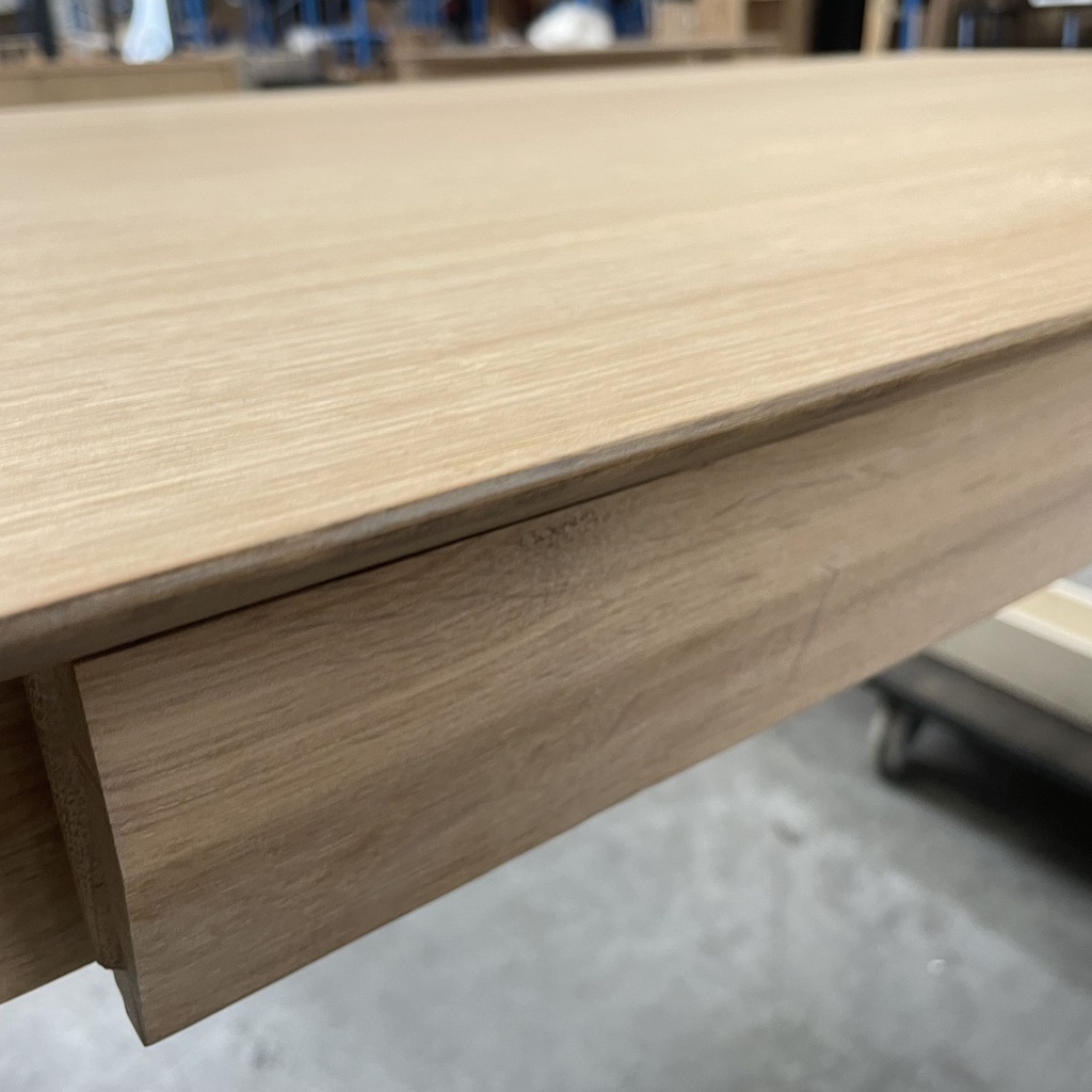 Bok extendable dining table