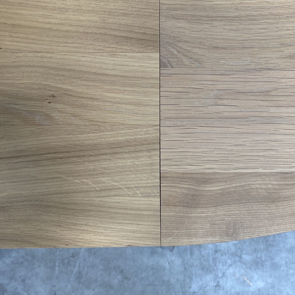 Bok round extendable dining table