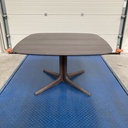 Corto dining table