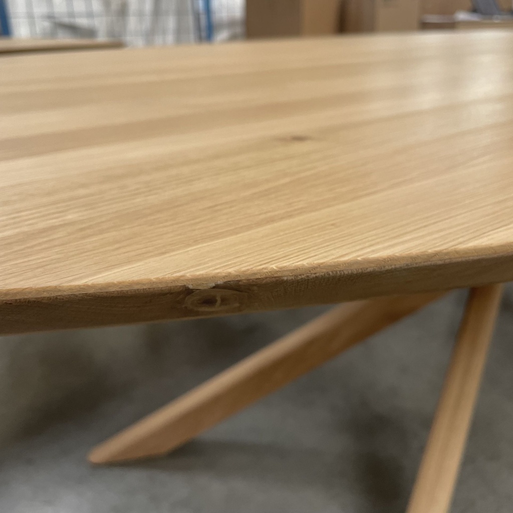 Mikado dining table
