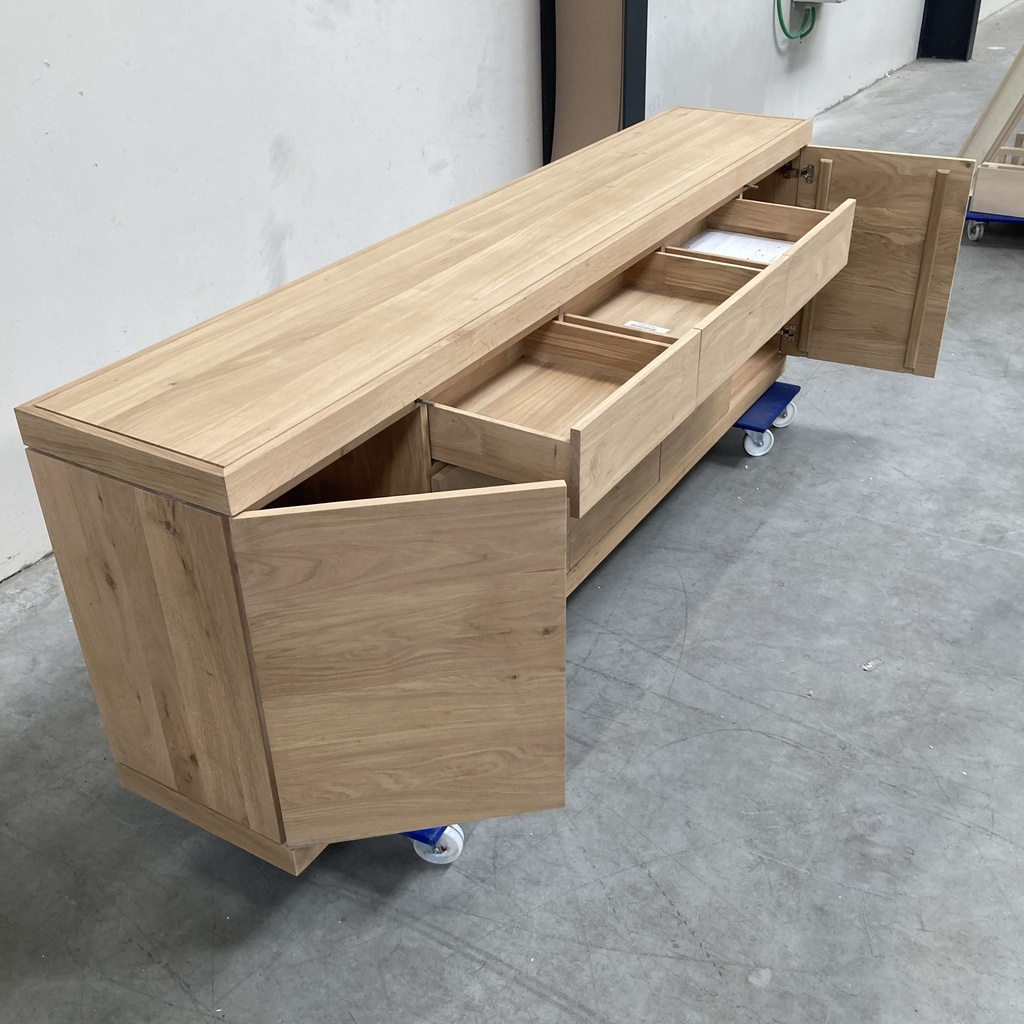 Burger sideboard