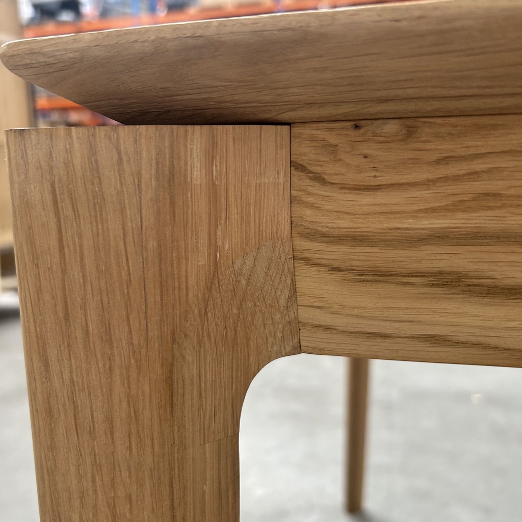 Bok extendable dining table