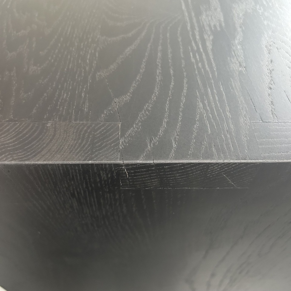 U desk