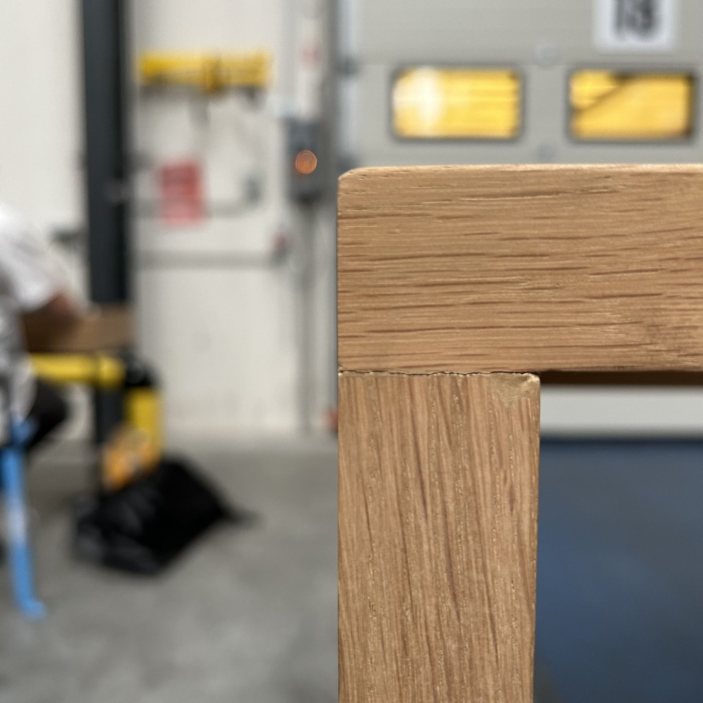 U desk