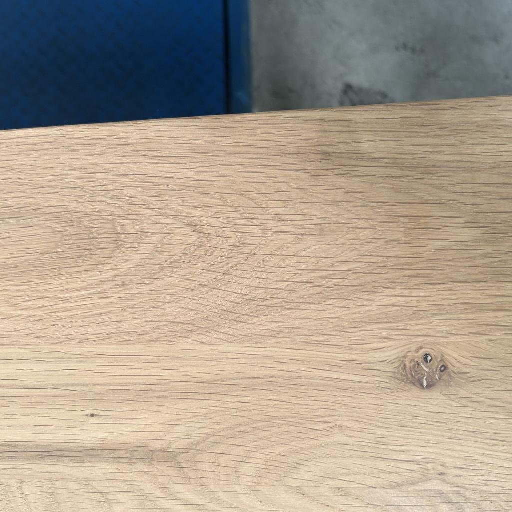 Slice dining table
