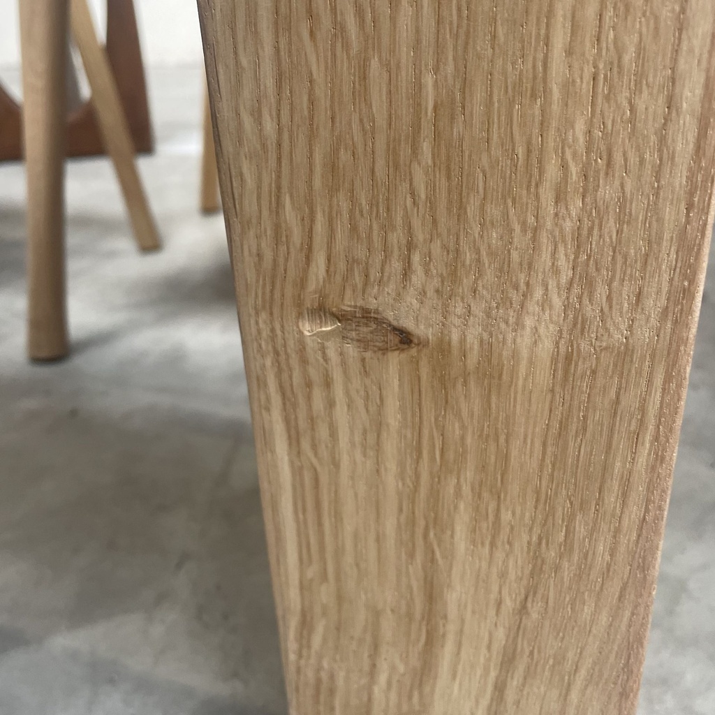 Slice dining table