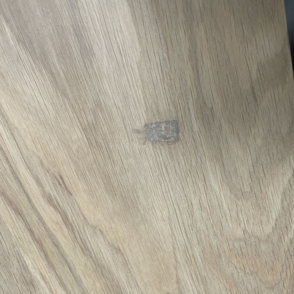 Slice dining table
