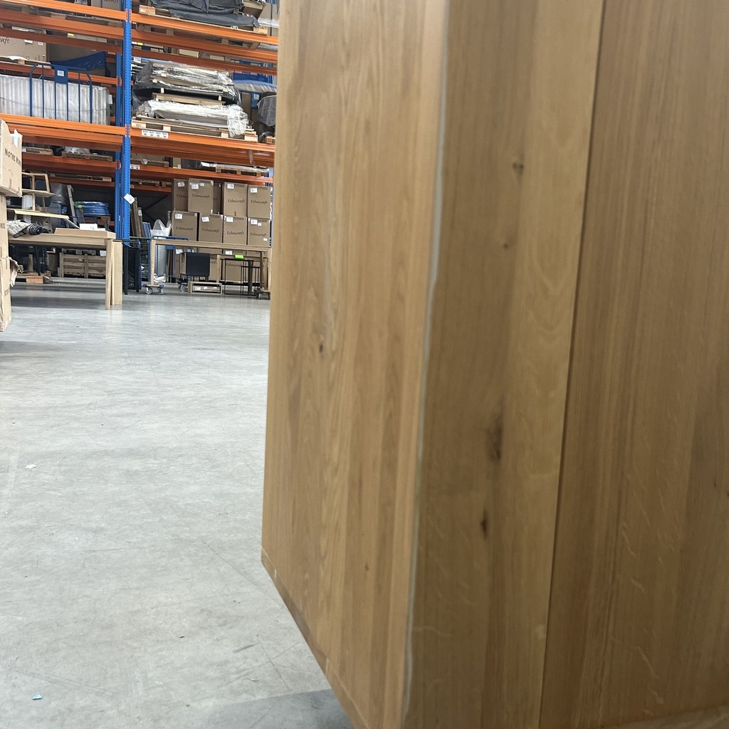 Shadow sideboard