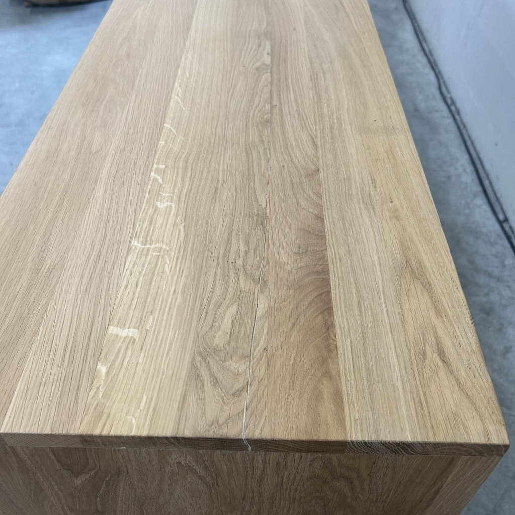 Shadow sideboard
