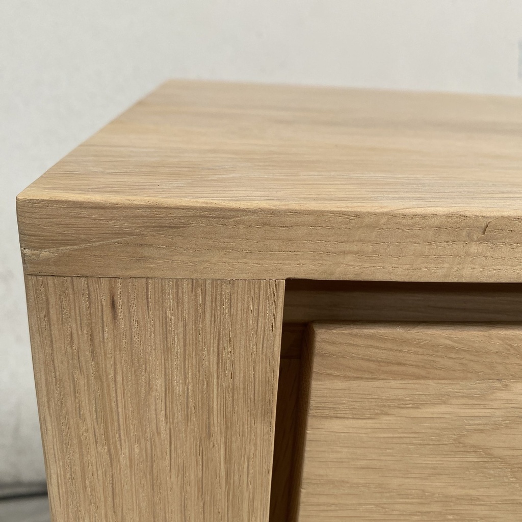 Shadow sideboard
