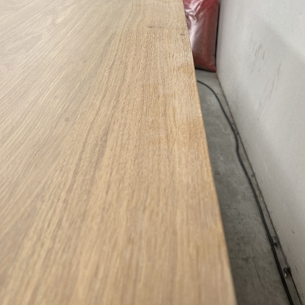 Shadow sideboard