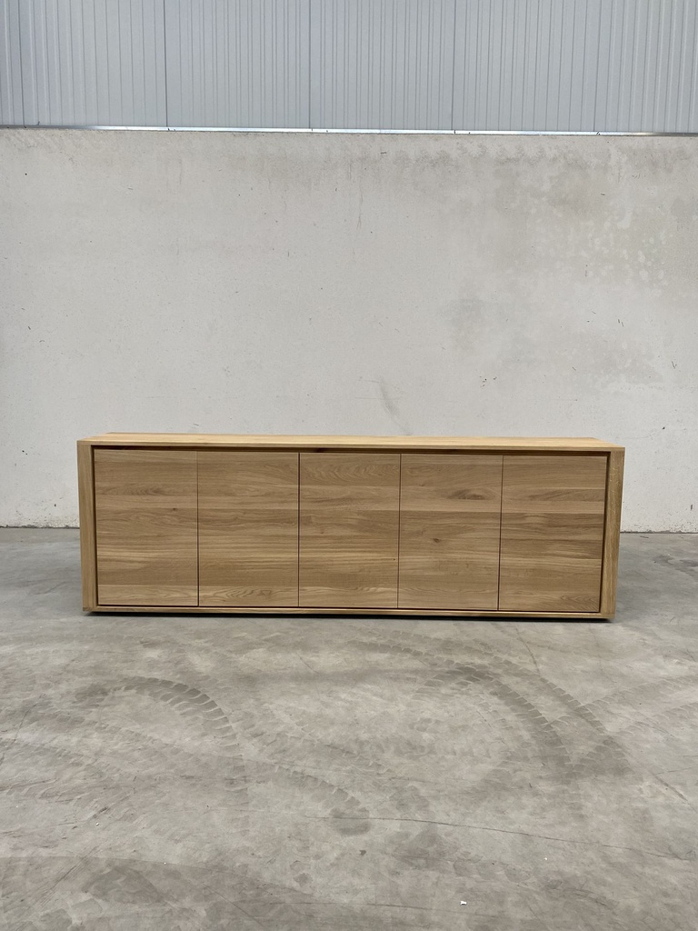 Shadow sideboard