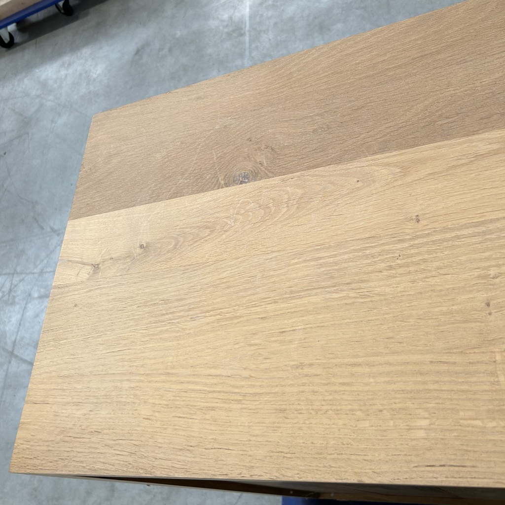 Shadow sideboard