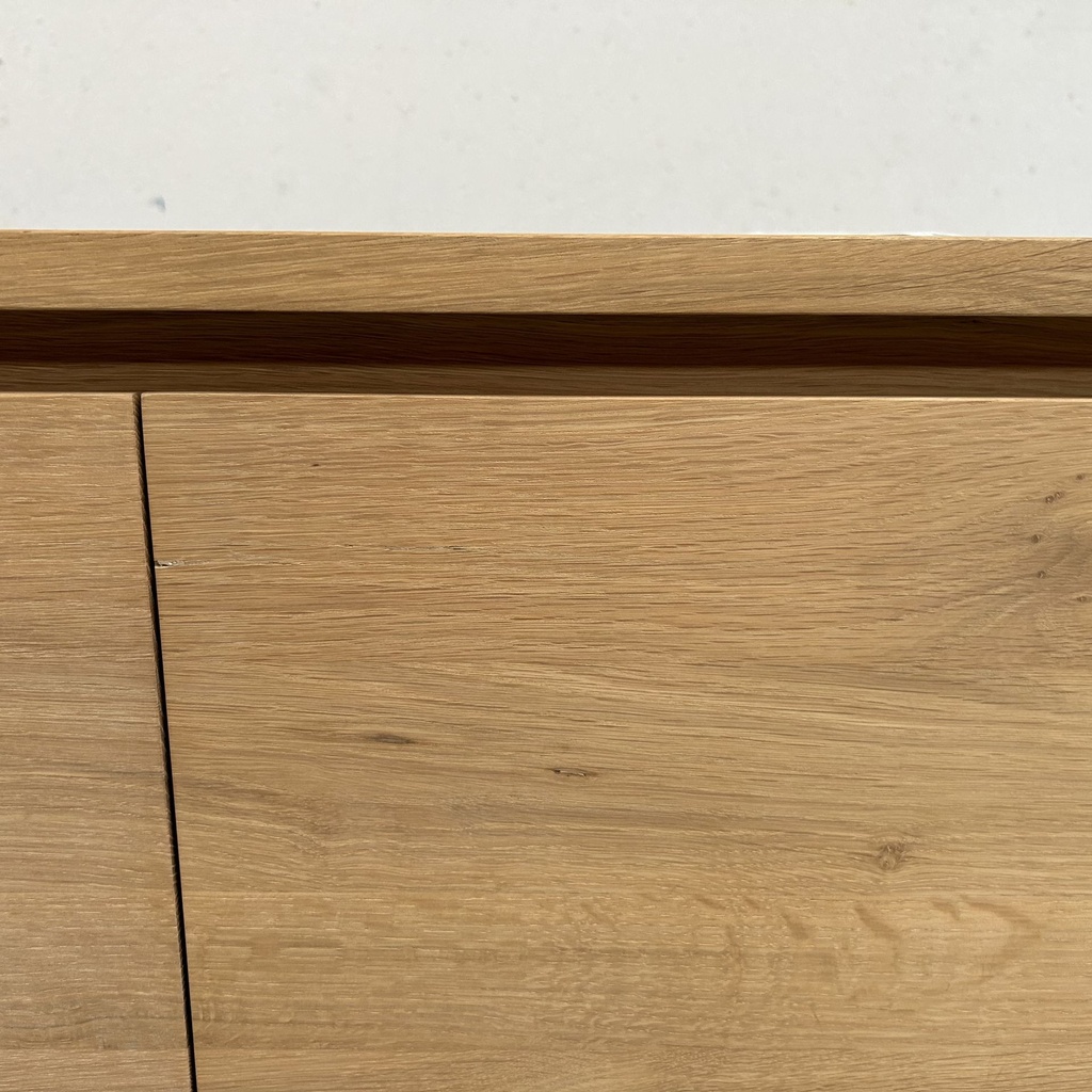 Shadow sideboard