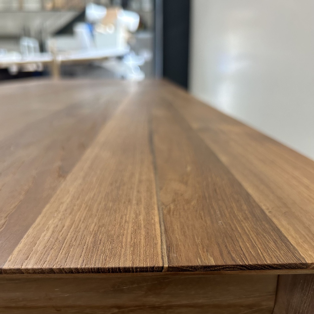 Bok extendable dining table