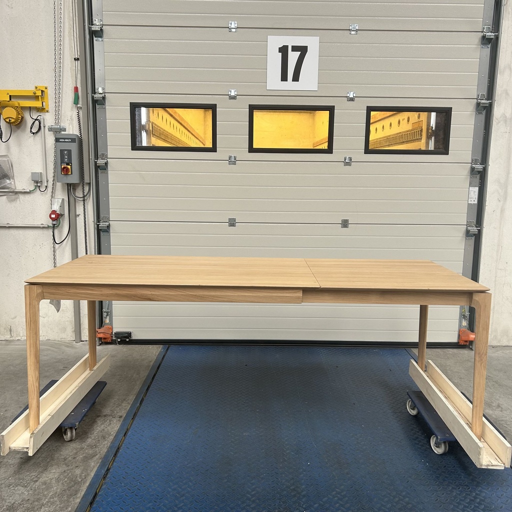 Bok extendable dining table