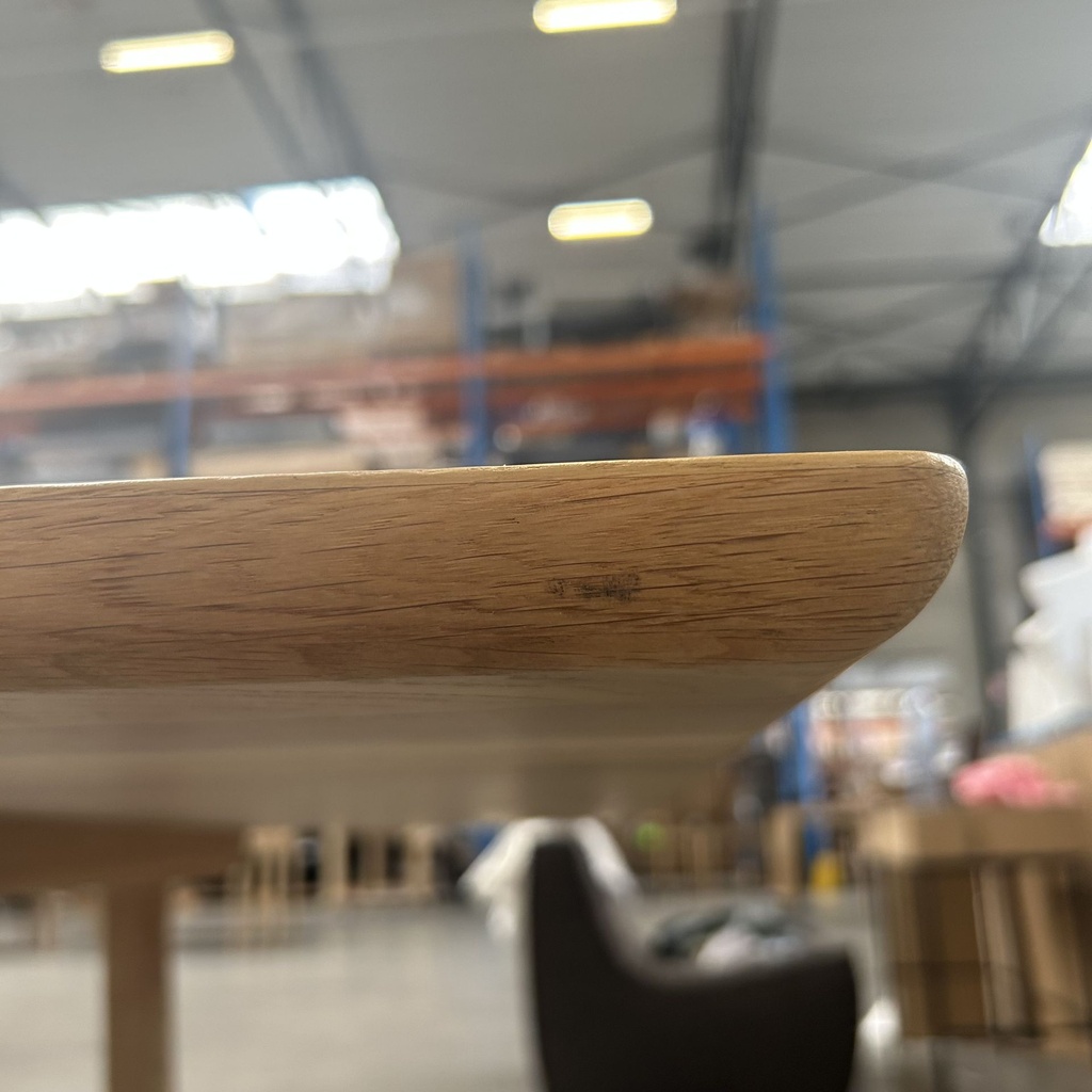 Profile dining table