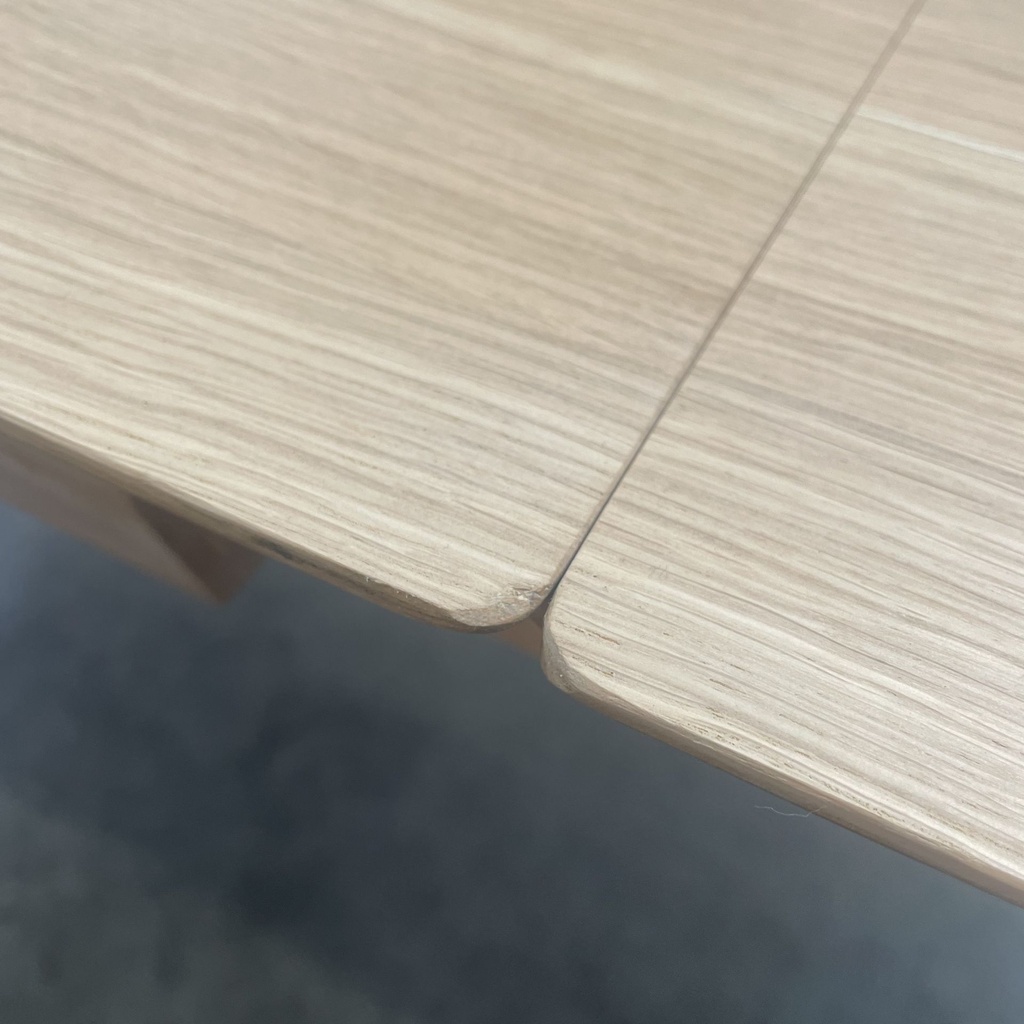 Bok extendable dining table