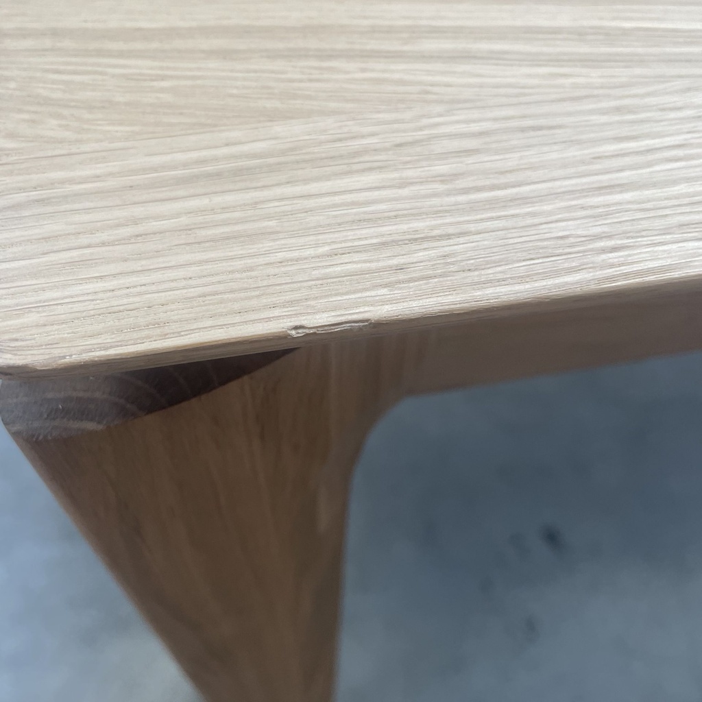 Bok extendable dining table