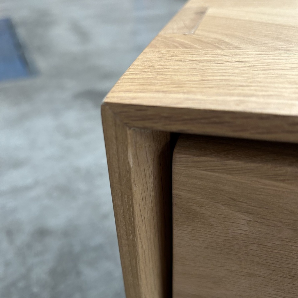 Nordic II bedside table