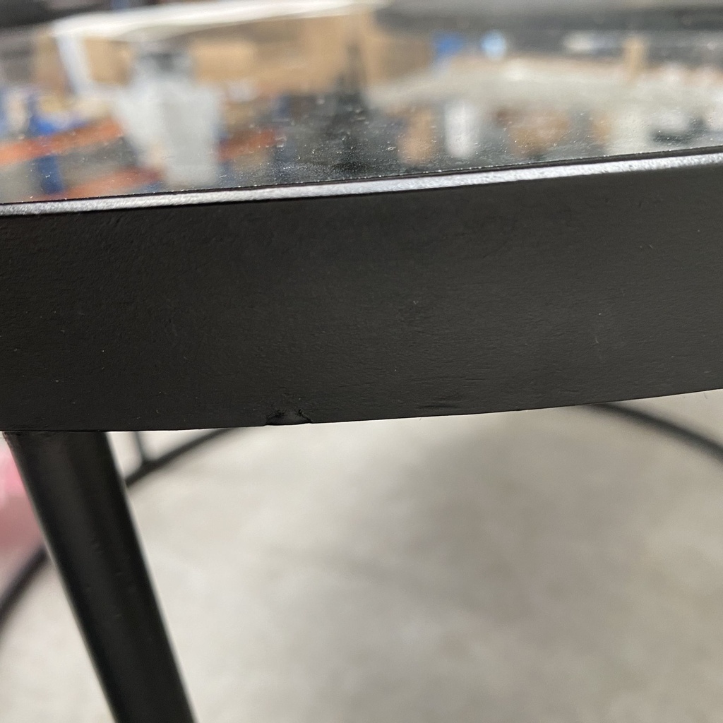 Nesting coffee table set