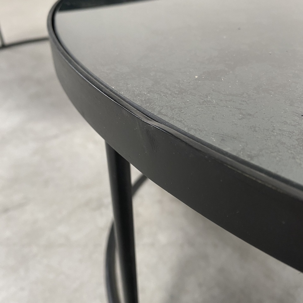 Nesting coffee table set