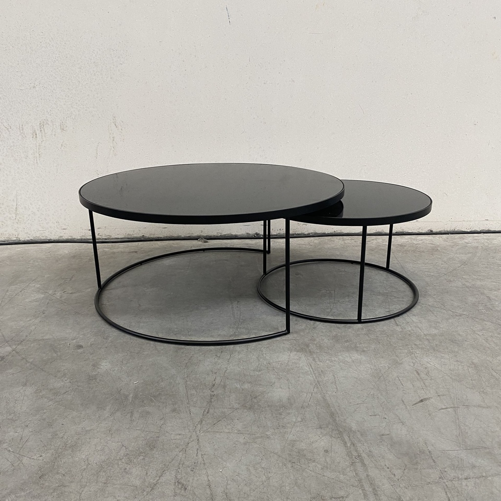 Nesting coffee table set