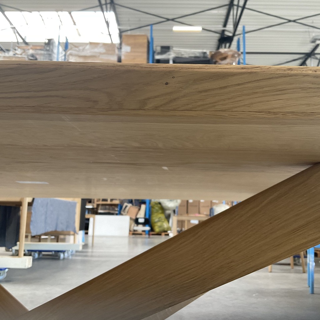 Mikado dining table