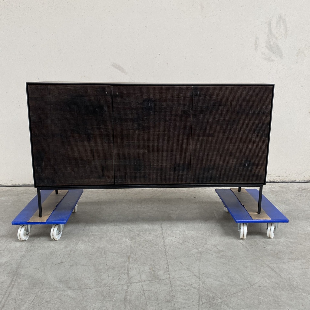 Grooves sideboard