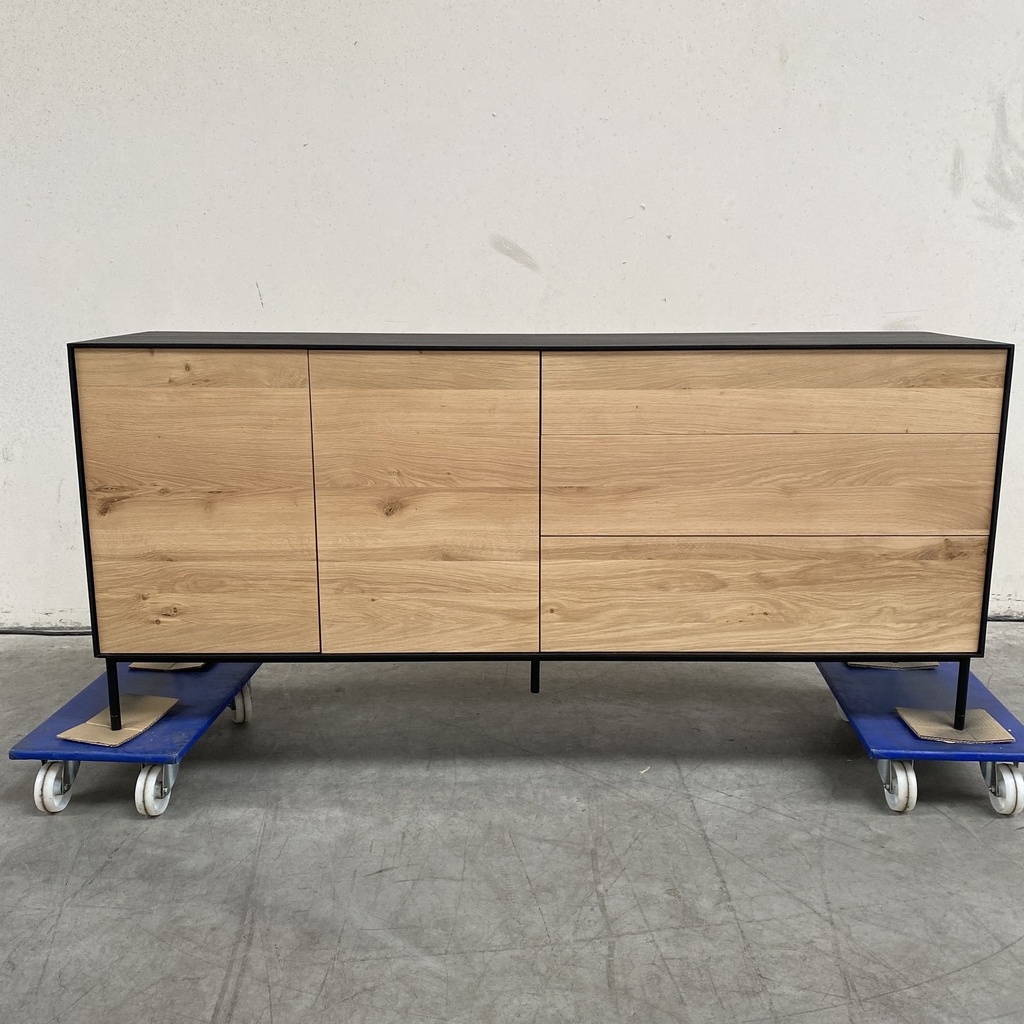 Blackbird sideboard