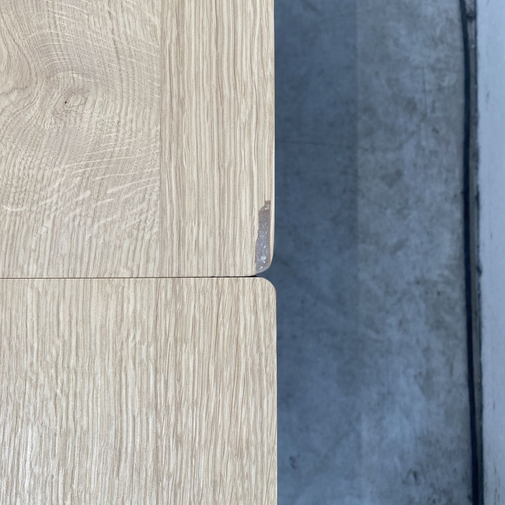 Bok extendable dining table