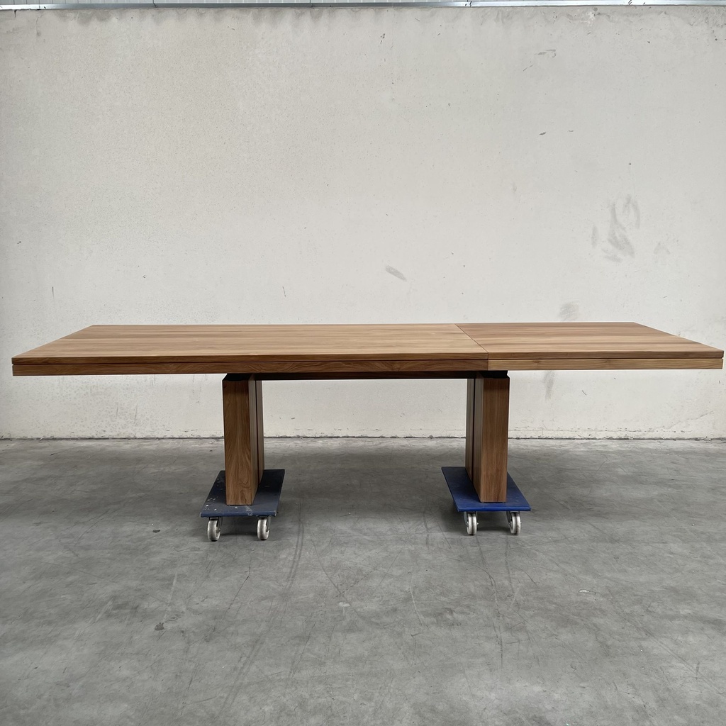 Double extendable dining table