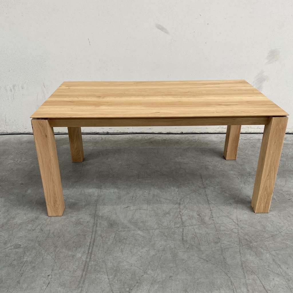 Slice dining table