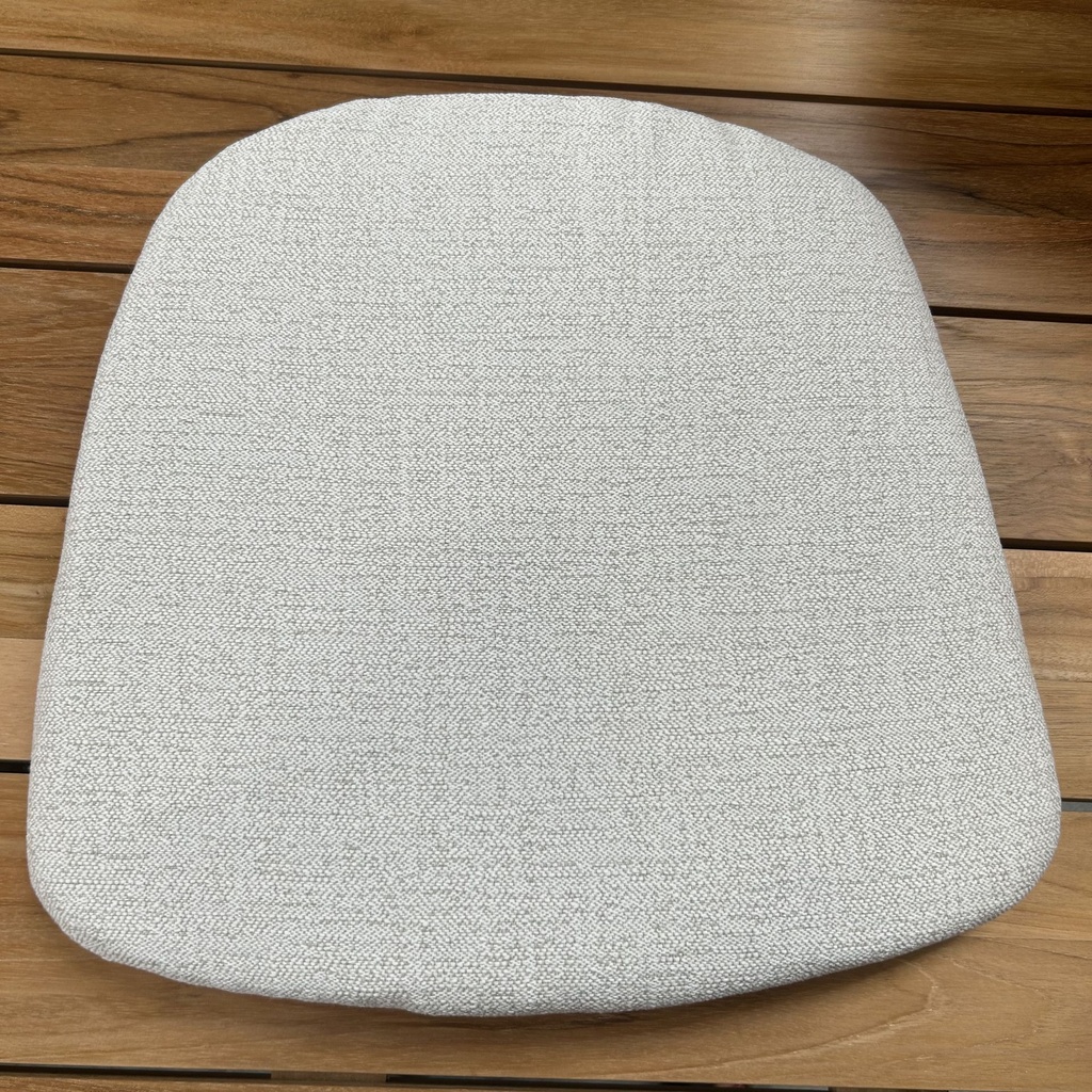 Bok outdoor dining chair cushion (Soft off white)