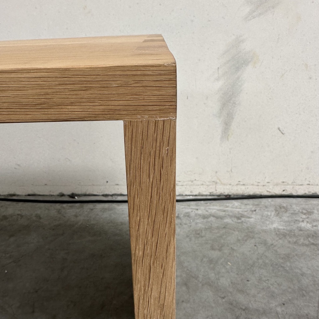 U desk