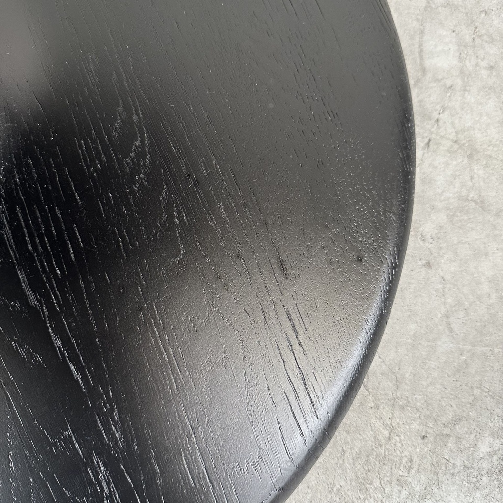 Torsion dining table