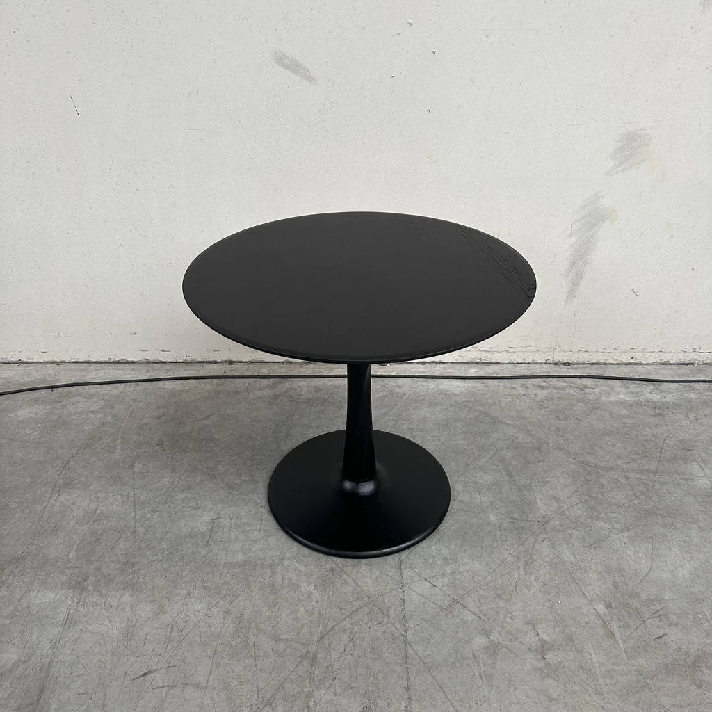 Torsion dining table