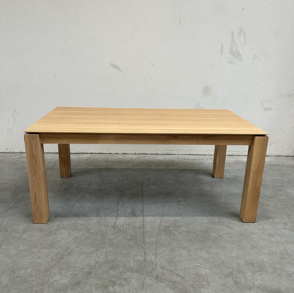 Slice extendable dining table