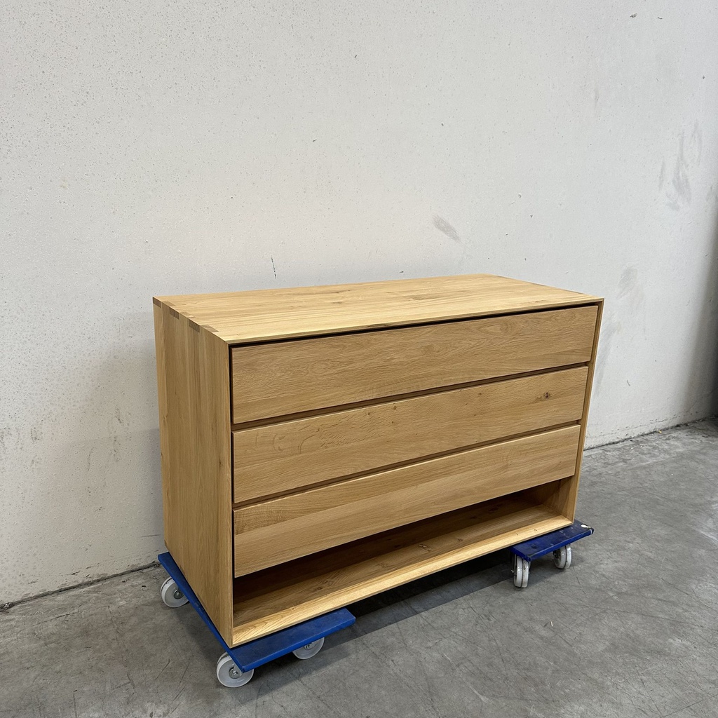 Nordic dresser