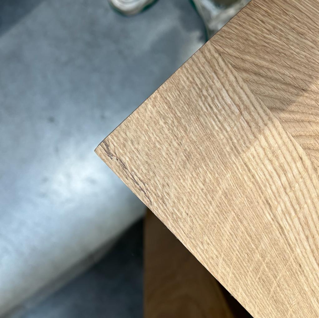 Slice dining table