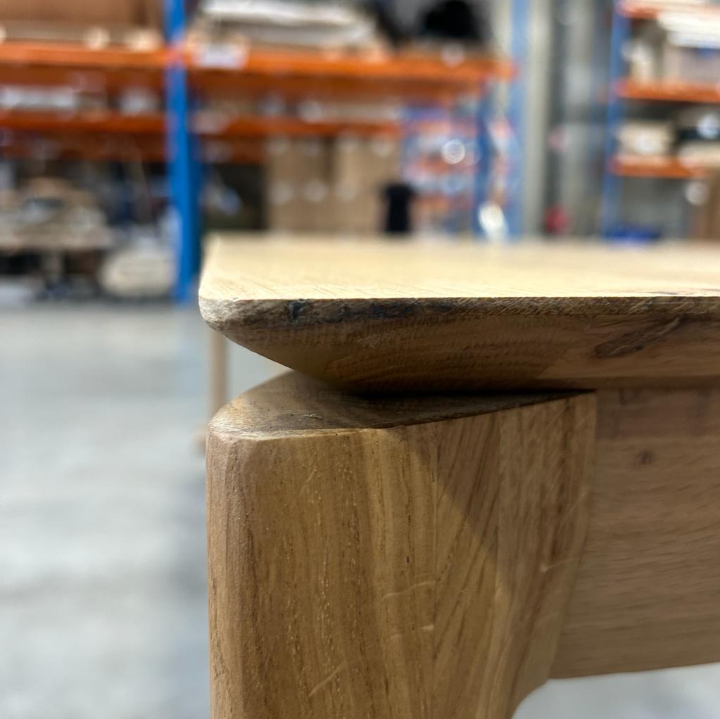 Bok extendable dining table