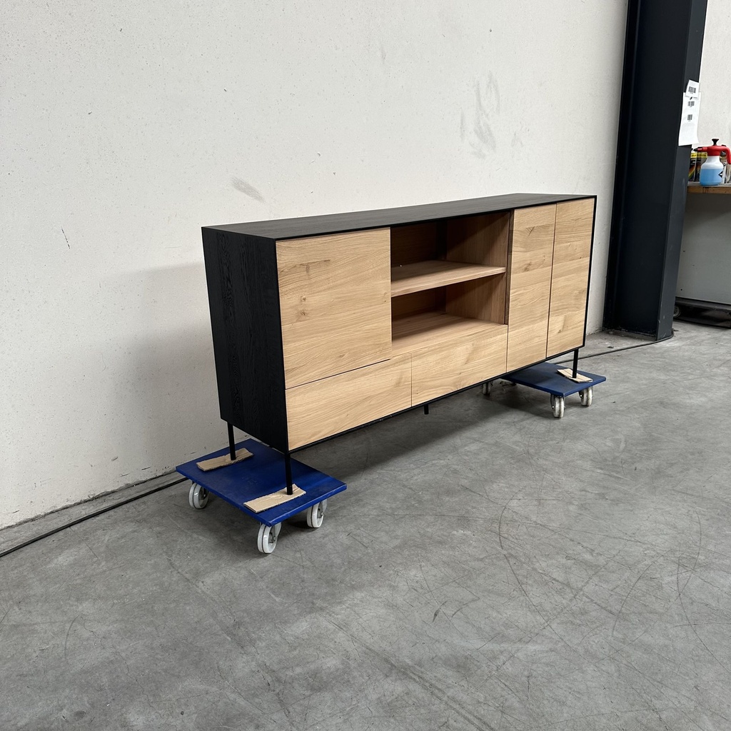 Blackbird sideboard