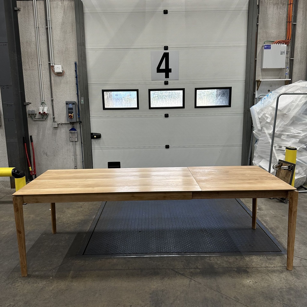 Bok extendable dining table