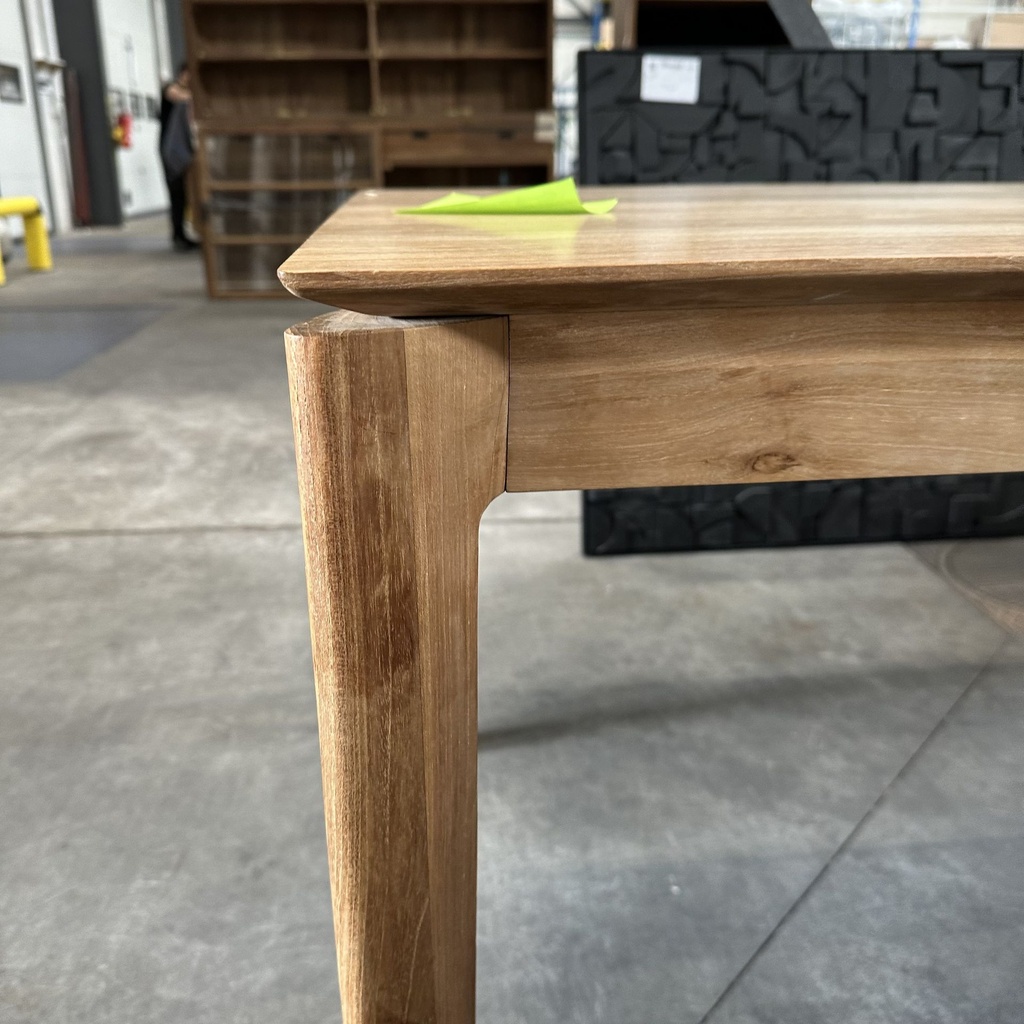 Bok extendable dining table