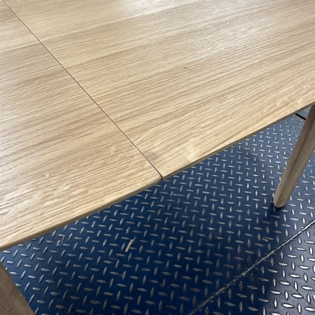 Bok extendable dining table