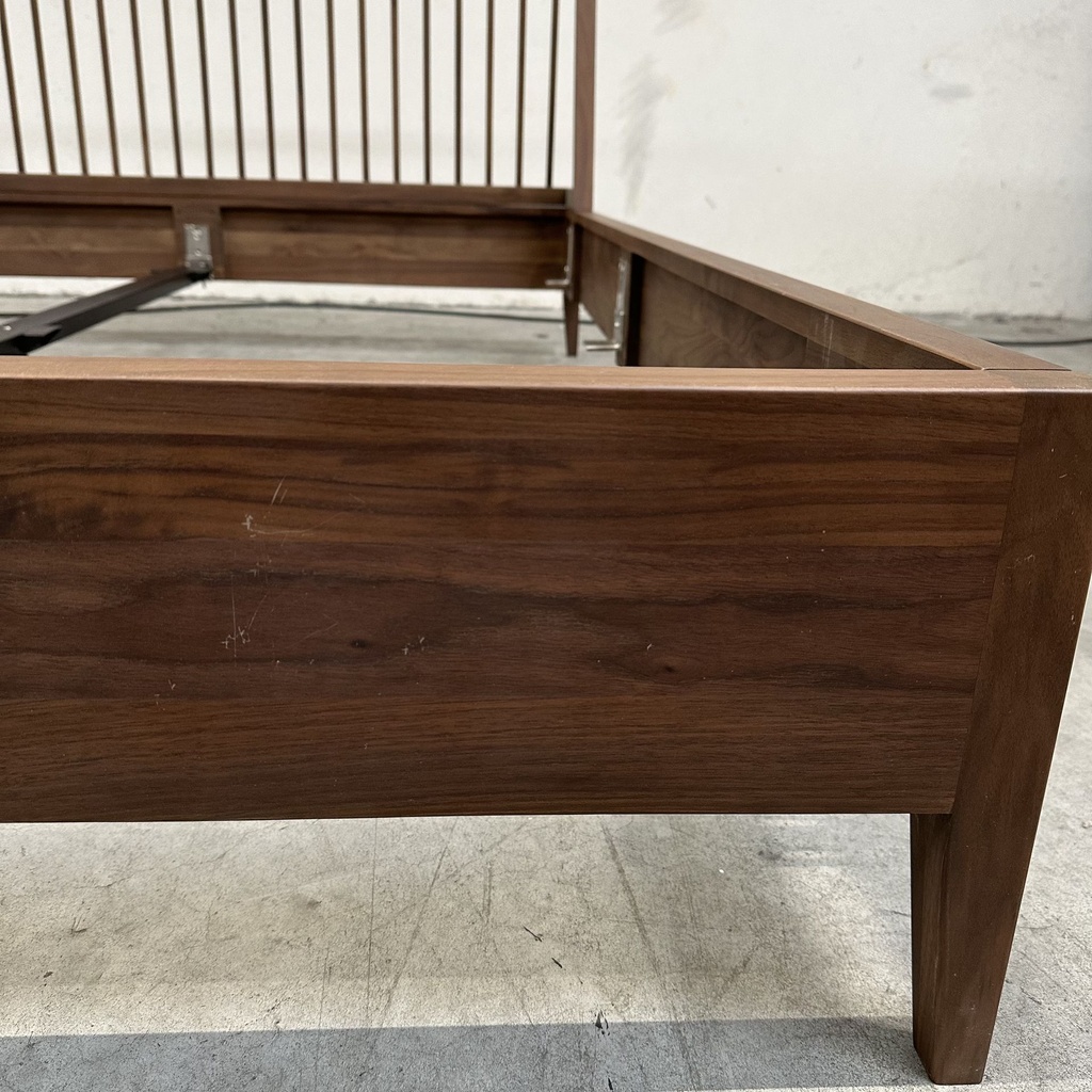 Walnut Spindle bed