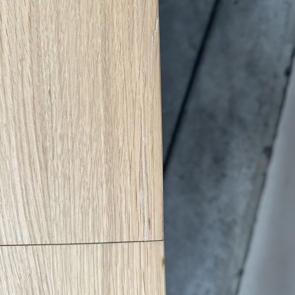 Slice extendable dining table