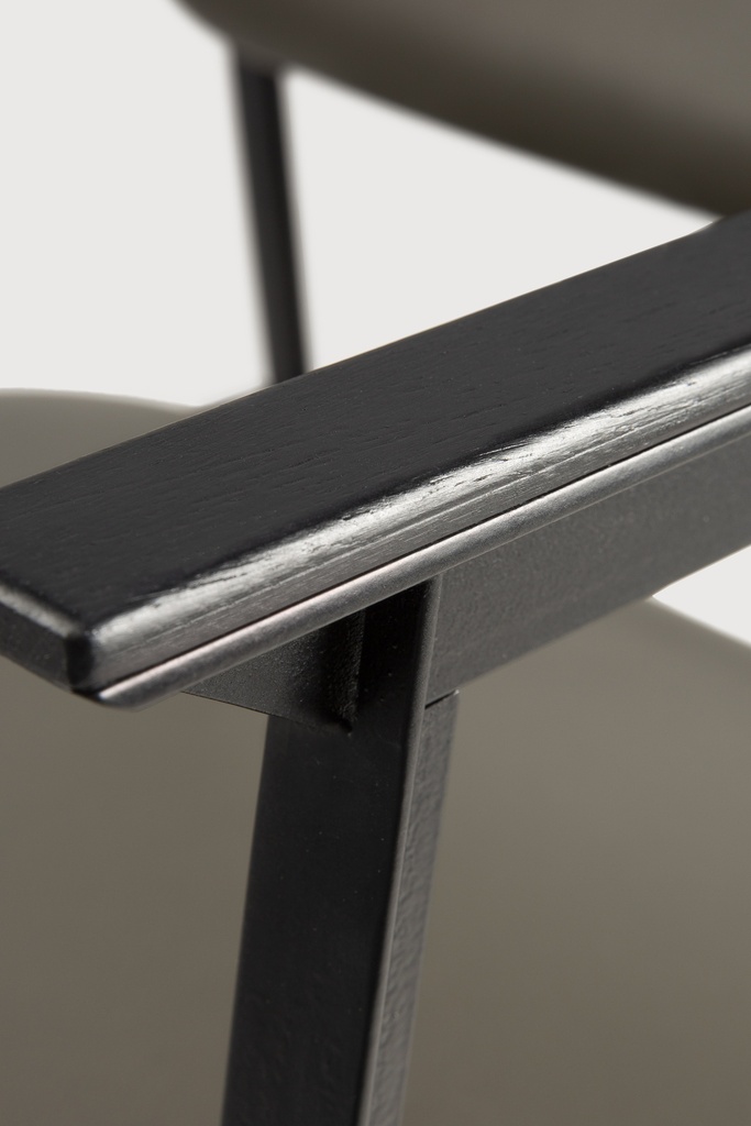 DC lounge chair