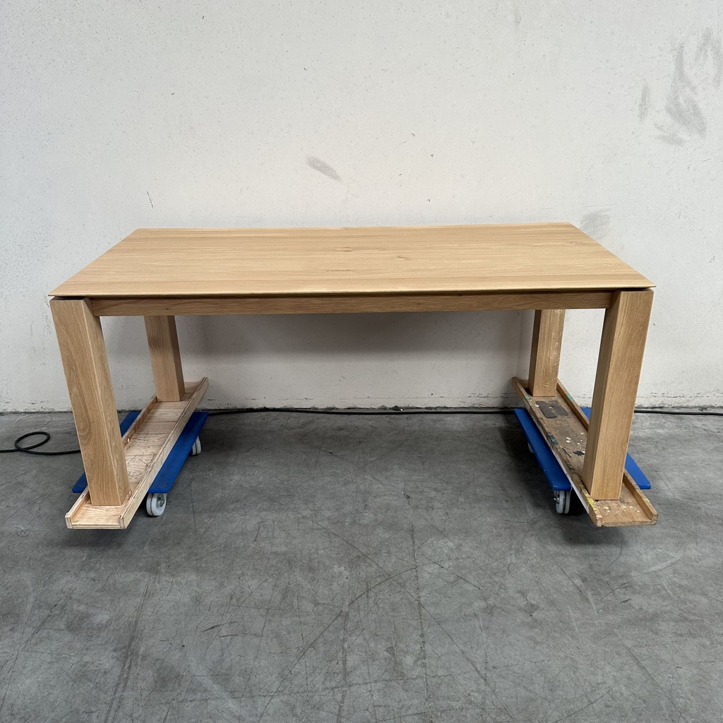 Slice dining table